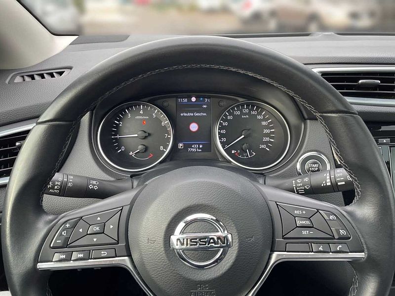 Nissan Qashqai Zama+360°+Auto+Pano+Keyless+Carplay+Navi